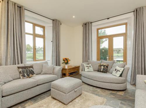 The Farmhouse - Uk10655