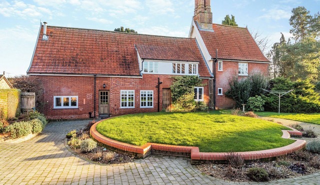 The Farmhouse - UK45894