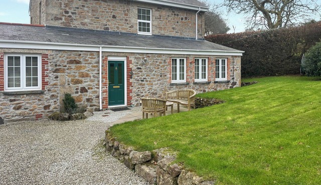 The Farmhouse - UK49068