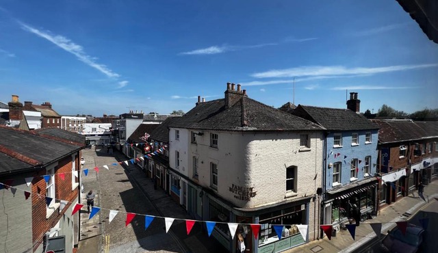 The Farthings, Romsey Apartment
