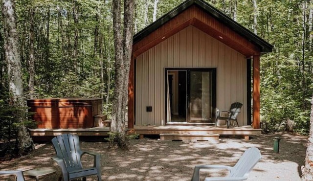 The Fauna Cozy Cabin