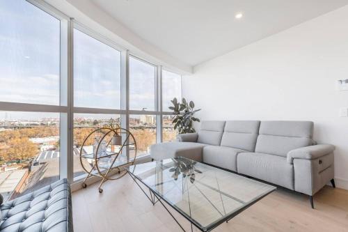 'The Fawn' Relish in Sub-Penthouse Panorama