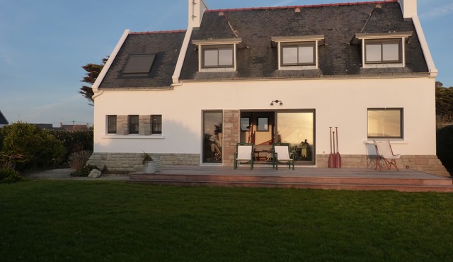 The feet in water ocean