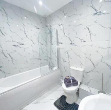 The Felix Apartments - 2 Bedrooms - WIFI - FREE Parking