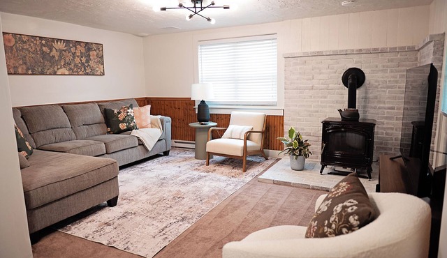 The Fern Cottage [private hot tub + pool]