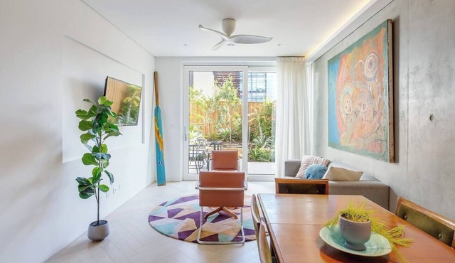 The Fern Split Level Retreat with Lush Courtyard