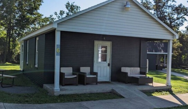 The Firefly Cottage - Hartman Center