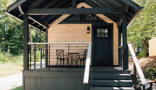 The Firehouse Loft - Sleeps 4