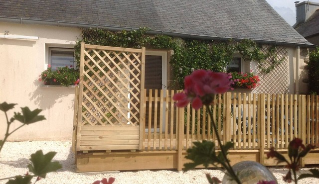 THE FISHERMAN'S SHELTER 200M FROM THE APARTMENT AND THE GR 34 WELCOMES YOU ALL YEAR