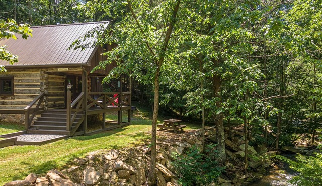 The Fishing Creek Cabin at Four Fillies Lodge