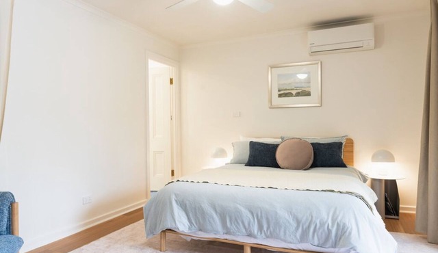 The Flat NooknPeaceful setting on a vineyard