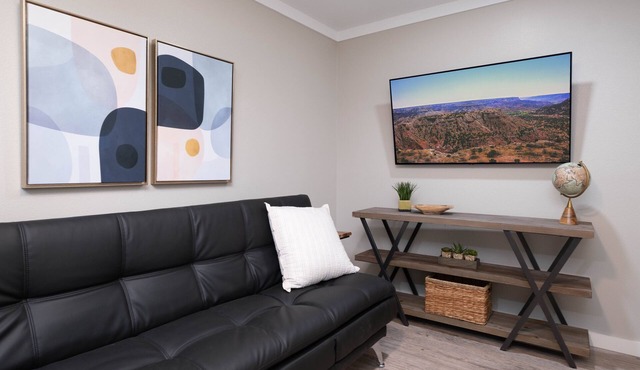The Flats Modern Apt 7, 3 blocks from WTAMU