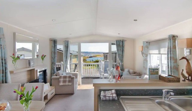 The Fleet Retreat - Fleet Lagoon - Weymouth, Dorset