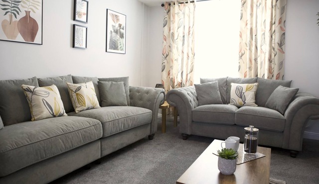 The Flintshire - North Wales - Sleeps Up To 9