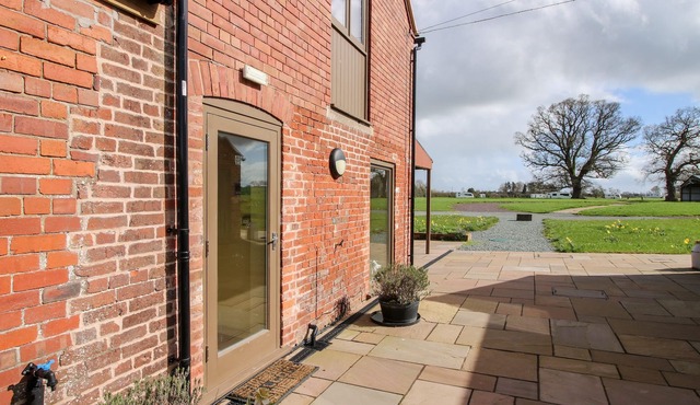 THE FLO JO, pet friendly, with a garden in Ellesmere