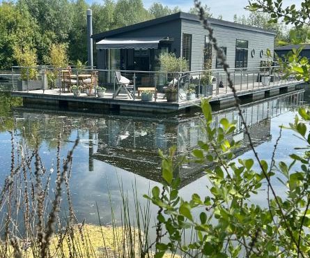 The Floating Home at Upton