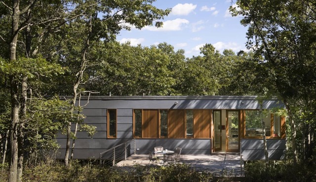 The Floating House Water Mill Hamptons, A Cantilevered Architectural Retreat