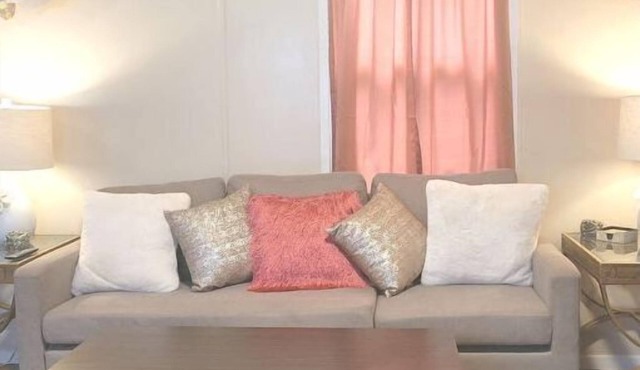 The Floral Cottage Three Bedrooms One Bath