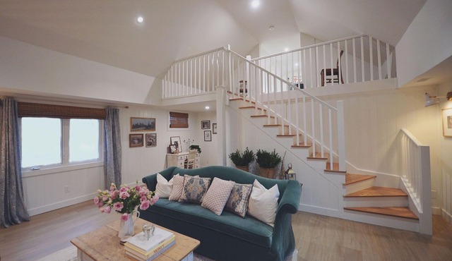 The Flower Garden Farmhouse. Stay at a Flower Farm just 1 hour from Toronto