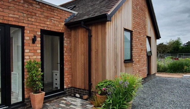 The Flower Room - sleeps 2 guests in 1 bedroom