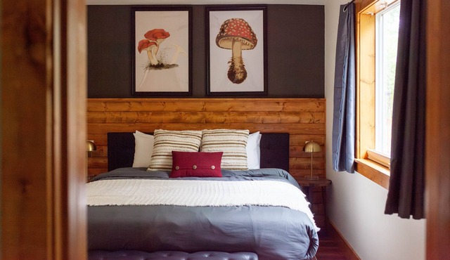 The Forager's Cabin 🐾