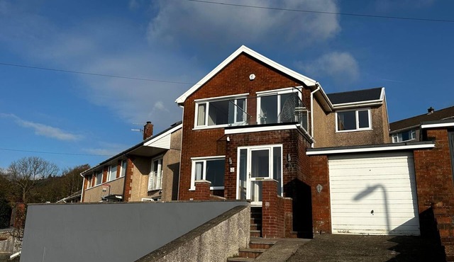 The Foragers Rest! An Adventurers Retreat with panoramic views— Pets welcome!