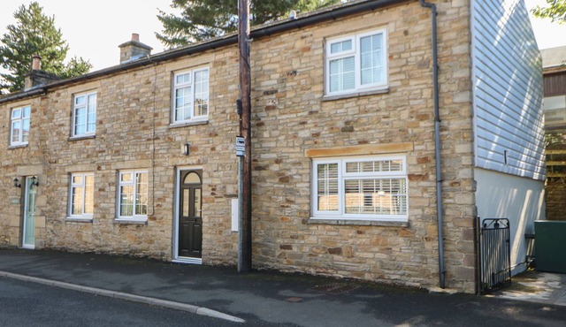 THE FORGE, pet friendly, character holiday cottage in Allendale