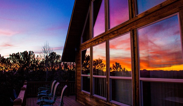 The Fortress at Pikes Peak Spectacular Views, Hot Tub&Wifi - Cripple Creek, CO