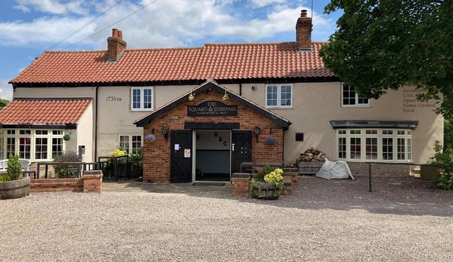 The Fountain at Tuxford & The Square and Compass Normanton On trent