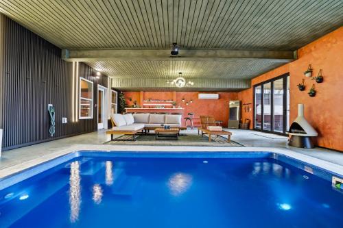 The Four Seasons Escape