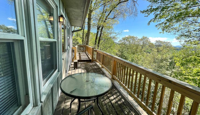 The Fox Den- 2BR/2BA w/River Views, Fireplace, &Fire Pit