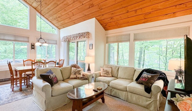 The Fox Den by JEI Rentals | Loon Mountain