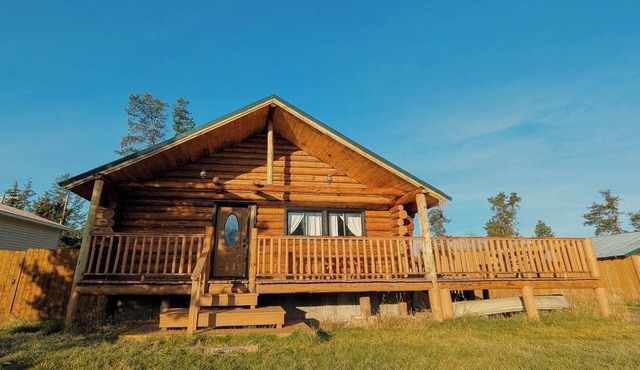 The Fox Den -Cozy stay w/AC & Wi-Fi, Pet Friendly