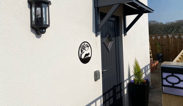 THE FOX, romantic, with a garden in Worleston