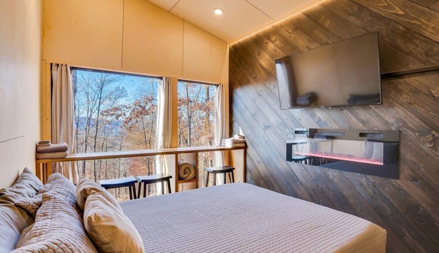 The Fox Tail Pine Treehouse at Treetop Escapes!