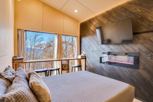 The Fox Tail Pine Treehouse at Treetop Escapes