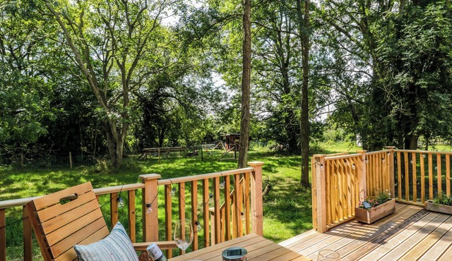 The Foxes Den Shepherds Hut