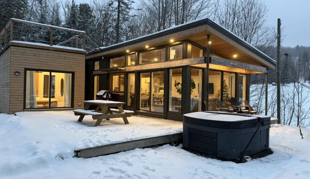 The Frāho Gorgeous View, No Neighbour SPA!