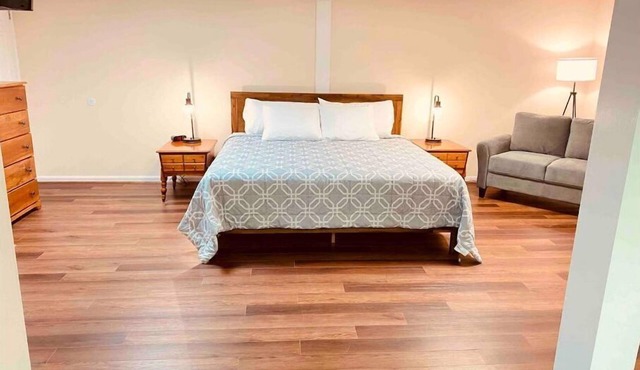 The Franklin Estate - Suite F-Private Apt-King Bed
