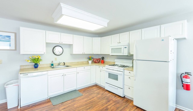 The Franklin House at BackBay Marina