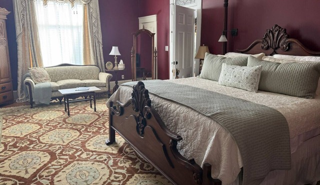 The Franklin Room at The Judge`s Chambers