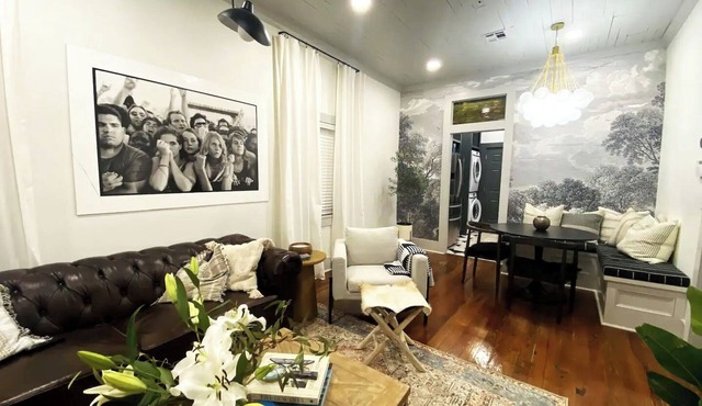 The FreeTown Roost. A Stylish 2 bedroom house in the heart of Downton.