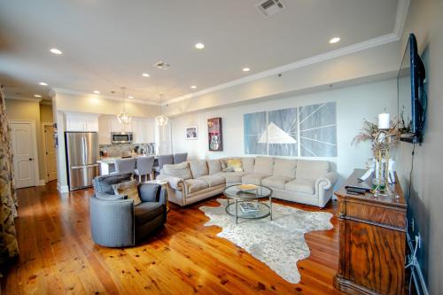 The Frenchman 2bed - 2 bath