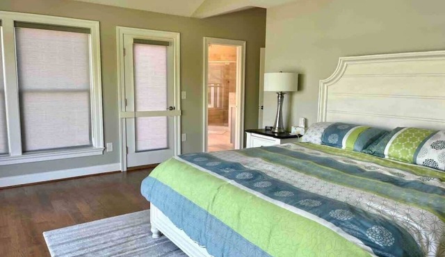 The Fritz! - South River Waterfront with Elevator