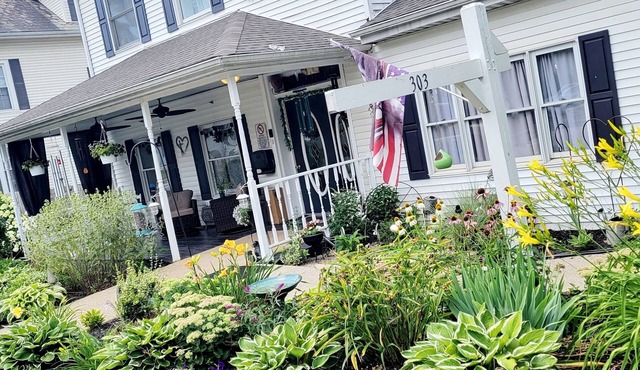 The Fry Guest House Bed & Breakfast Welcomes You !