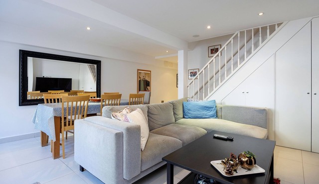 The Fulham Garden Maisonette, by Veeve