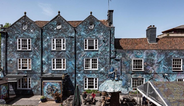 The Full Moon Backpackers