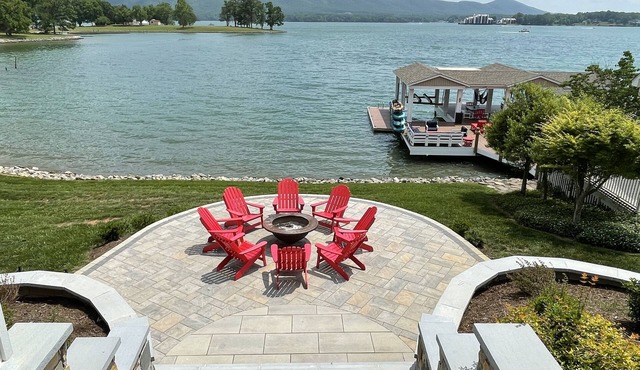 The Fun Spot 3 - Serene Home with Beautiful Lake & Mtn Views to Relax and Enjoy!