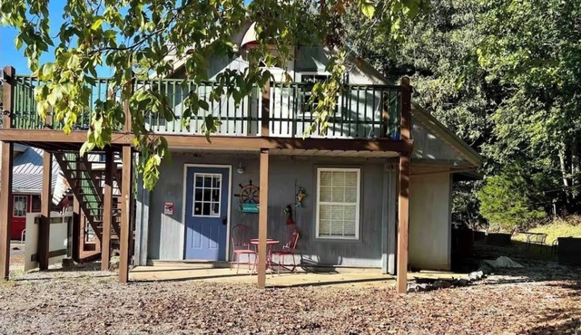 The Funky Little Shack at Grand Rivers - Pet friendly! Wi-fi, smart TV!