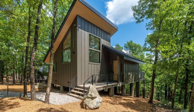 The Grey Horse at In the Trees Luxury Resort, Mountaintop, Hot Tub, Outdoor Fireplace